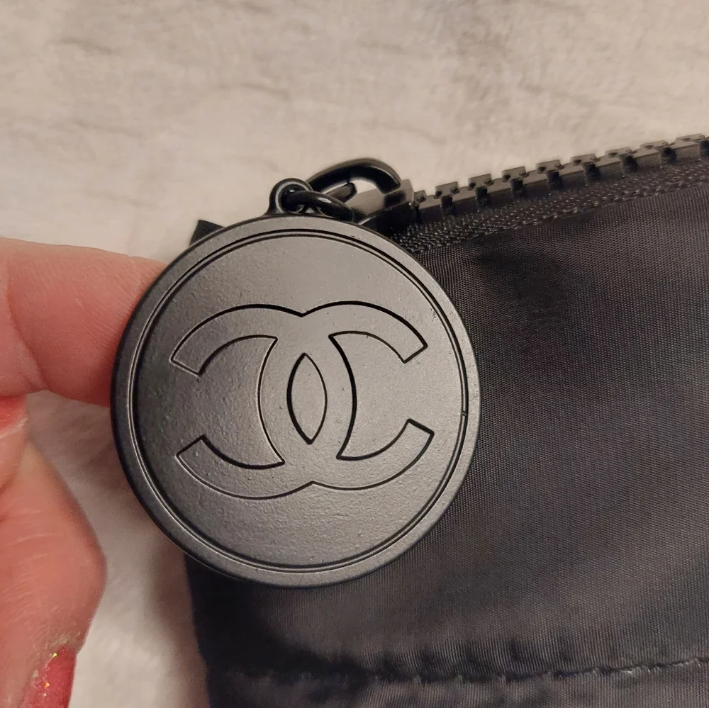 CHANEL Cream and Black Logo Protective Dust Cover
